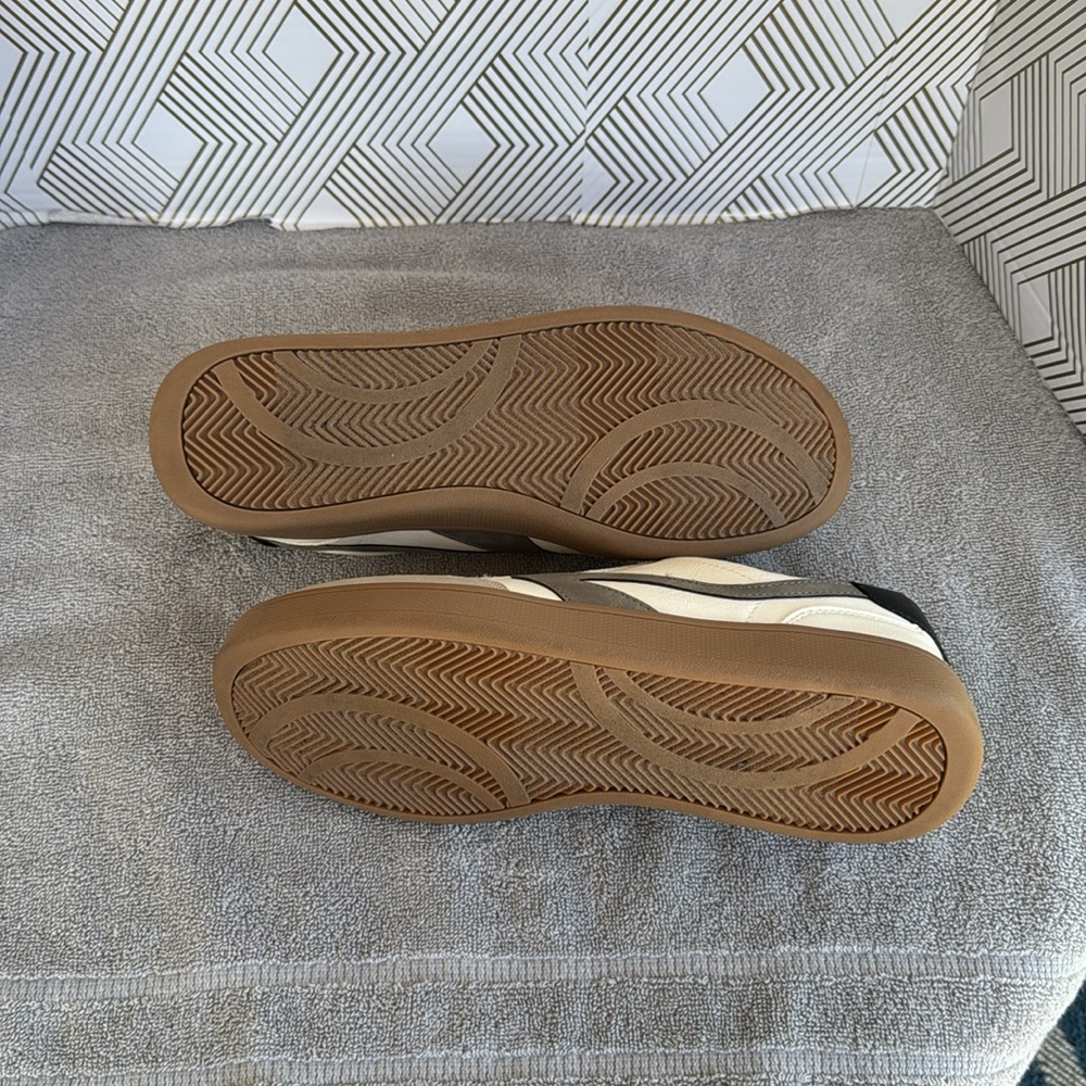 Dolce Vita Voyage sneaker White and Tan women’s size 9 - Picture 6 of 8